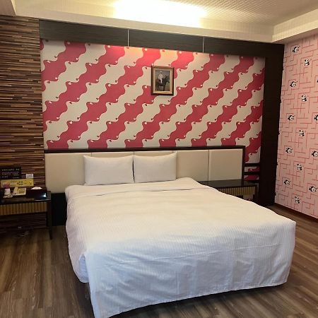 Hua Xiang Motel - Fengshan Гаосюн Экстерьер фото